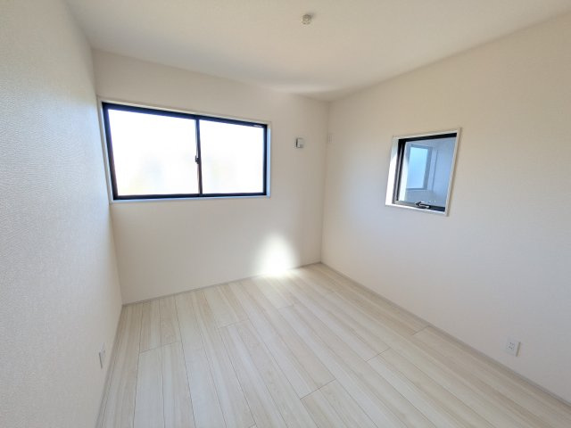 日立市田尻町　6期　新築戸建て　4号棟の洋室