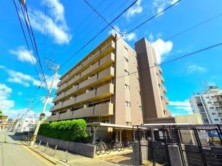 ルミエール諸岡の外観