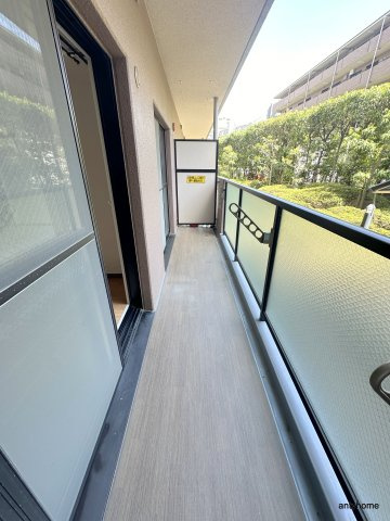 ル・アン緑地　仲介手数料無料のバルコニー