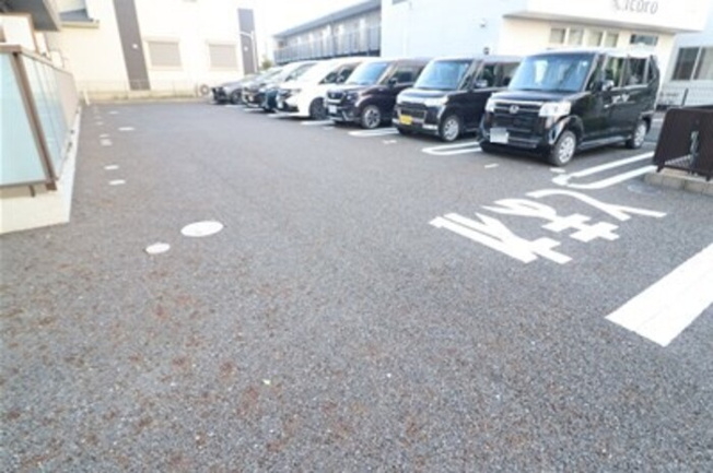 【駐車場】 | ルシールおおたかの森 | 駐車場