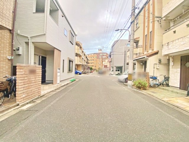 中古戸建　守口市暁町の前面道路含む現地写真