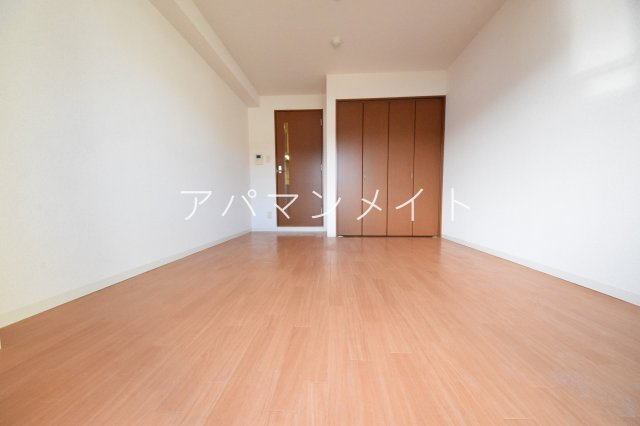 【寝室】 | GLOIREMANSION | 使い勝手の良いお部屋です！