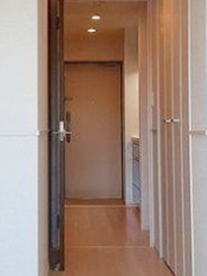 ジュネス日吉の玄関