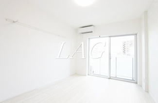 【居間・リビング】 | レアライズ羽田 | 洋室のお部屋です。