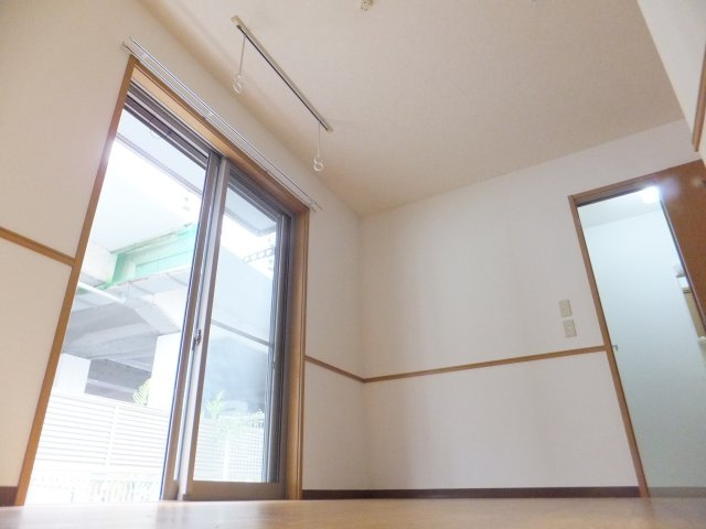 エヌズ本八幡の内装