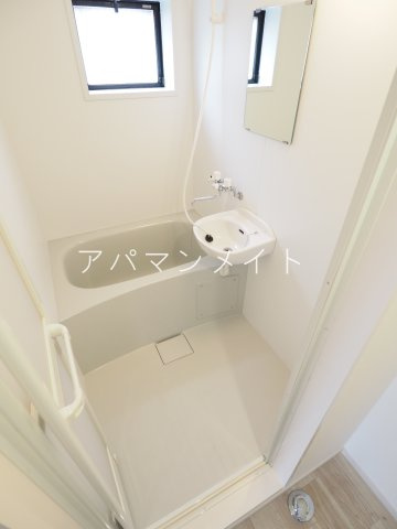 【浴室】 | ミユキハイツ | 窓あります