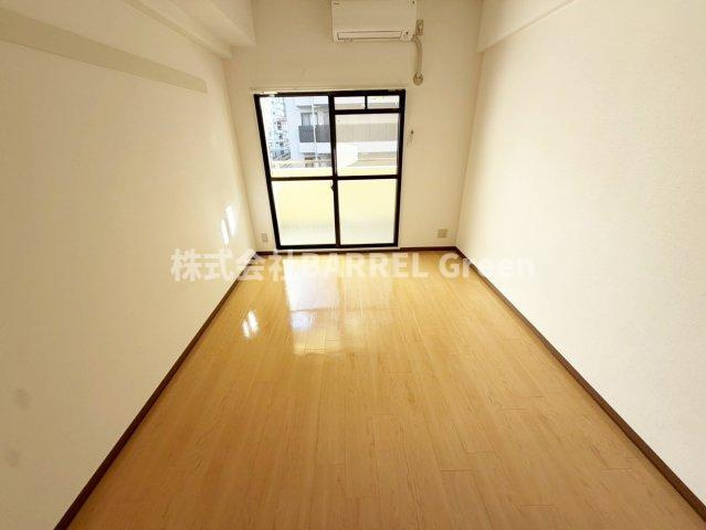 吹田市垂水町３丁目の賃貸マンションの居間・リビング