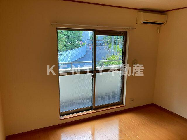 【居間・リビング】 | ドミールＭ・Ｃ | 居間です
