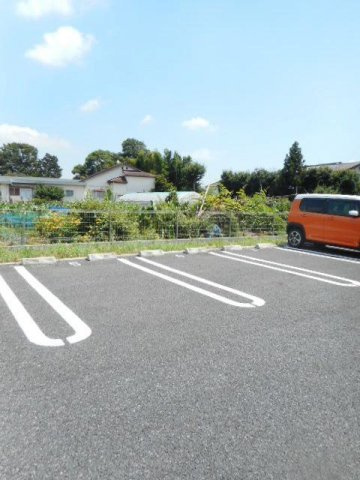 ブリリアントガーデンアゼリアＡの駐車場
