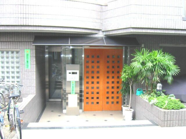 クレール浅野のエントランス