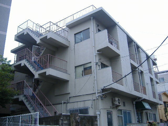 本間荘の外観