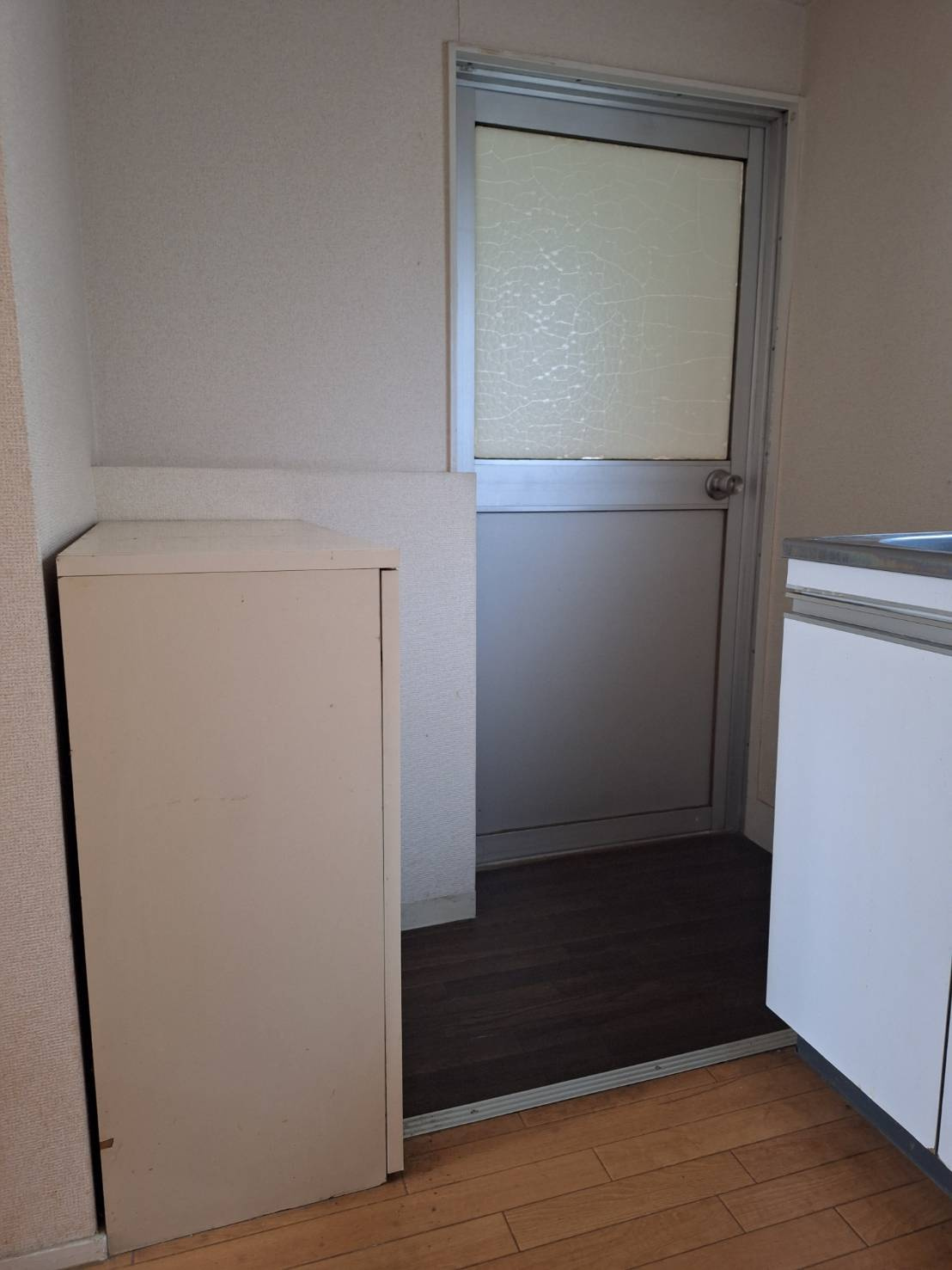 本間荘の玄関