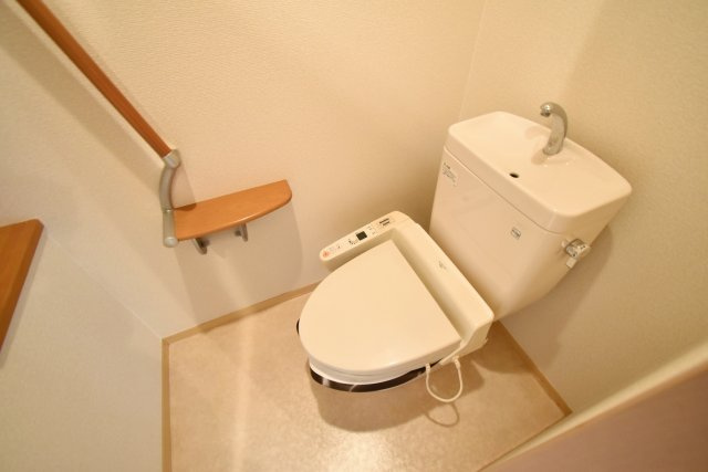 西宮市池開町のアパートのトイレ