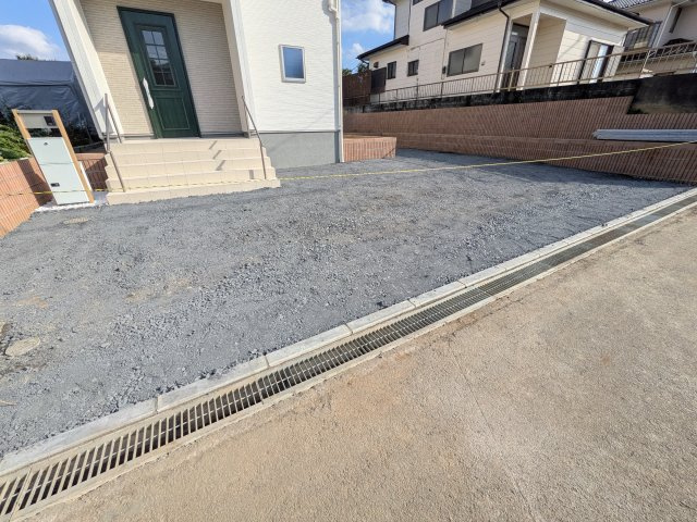 第4　石岡市山崎　新築戸建ての駐車場|駐車は4台可能です♪