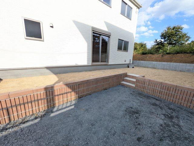 第4　石岡市山崎　新築戸建ての庭|日当たりや広さを現地で体感してください。理想のガーデニングや家庭菜園を始めてみませんか。