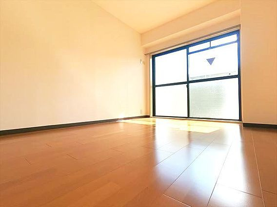 神戸市東灘区深江本町２丁目の賃貸マンションの居間・リビング