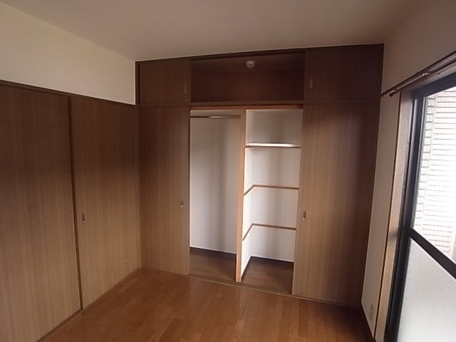 神戸市東灘区本山北町３丁目の賃貸マンションの収納