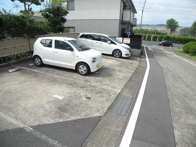 ハーヴェストハウスの駐車場