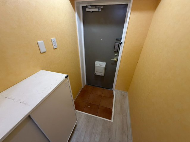神戸市灘区高徳町１丁目の賃貸マンションの玄関