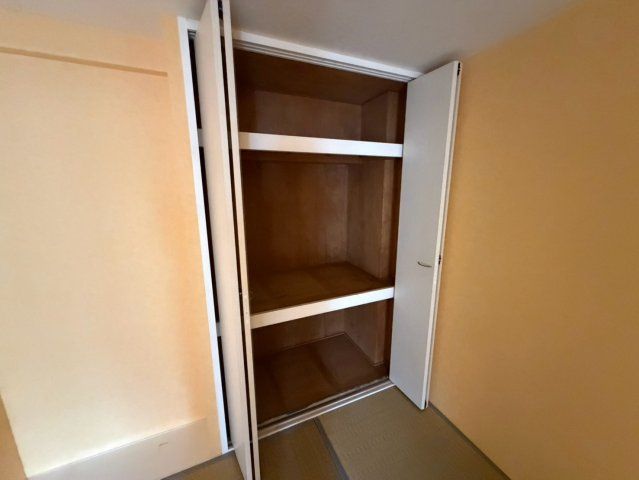 神戸市灘区高徳町１丁目の賃貸マンションの収納