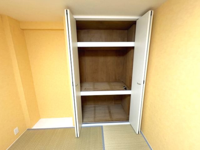 神戸市灘区高徳町１丁目の賃貸マンションの収納