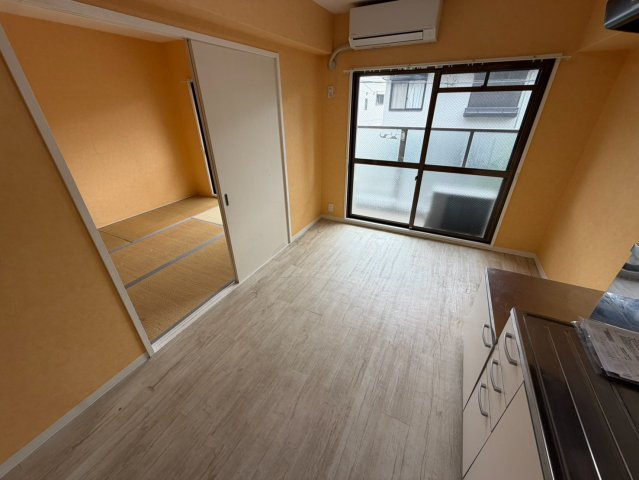 神戸市灘区高徳町１丁目の賃貸マンションの居間・リビング