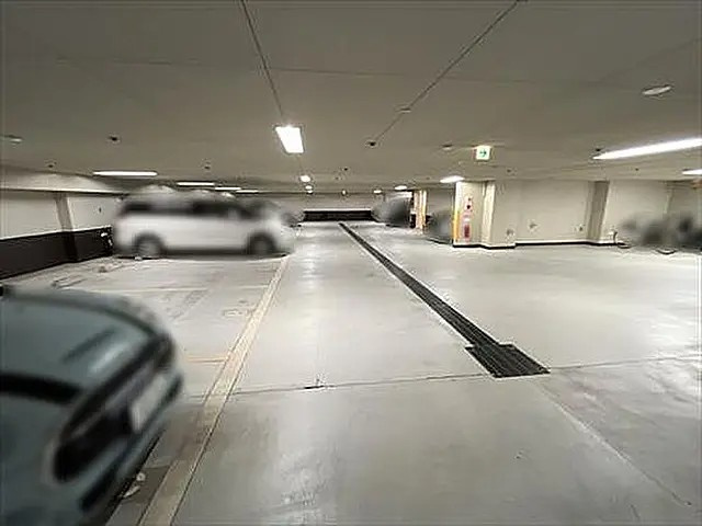 神戸市東灘区住吉本町３丁目の賃貸マンションの駐車場