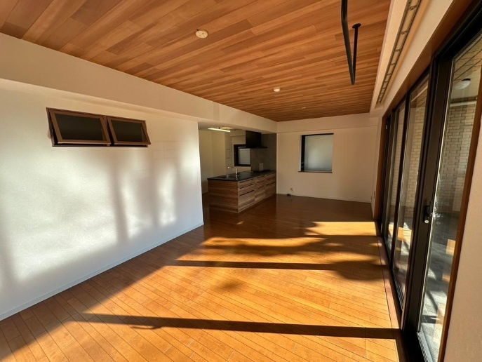 神戸市東灘区住吉本町３丁目の賃貸マンションの居間・リビング