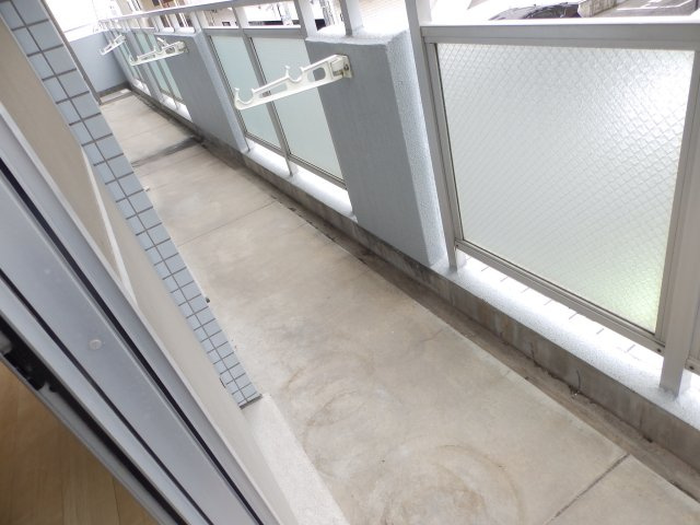 神戸市灘区中原通２丁目の賃貸マンションのバルコニー