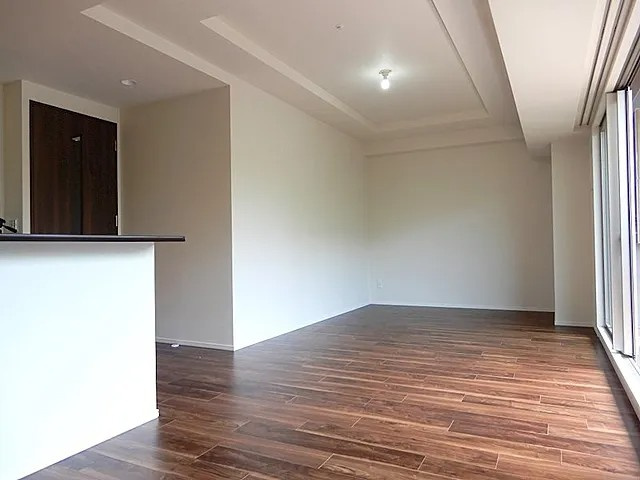 神戸市中央区中山手通７丁目の賃貸マンションの居間・リビング