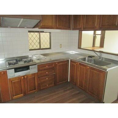 芦屋市東芦屋町のアパートのキッチン