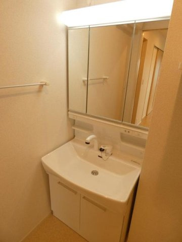 【洗面所】 | フリーデ　Ａ | 忙しい朝には欠かせない洗面所です