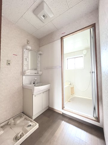 コーポ姫ケ浦の洗面所|別部屋の画像になります