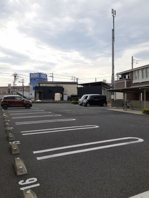 【駐車場】 | シャルム　グラースＡ | カースペースがあります