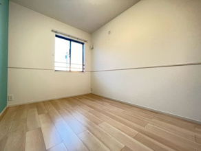 【洋室】 | 八街市アパート　B | 1面採光の部屋となります。
