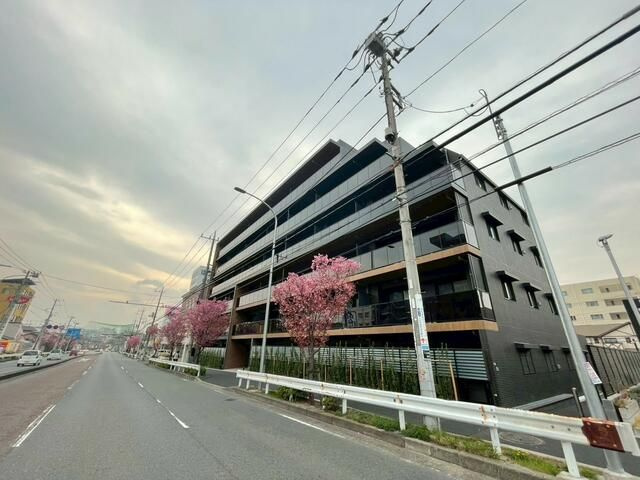 パレステージ横浜十日市場の外観