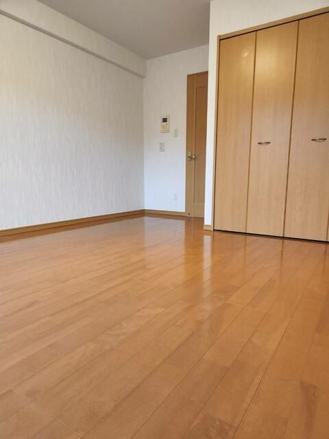 メゾンジャルダン本館の寝室