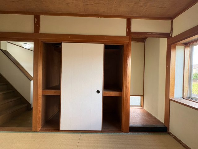 西脇市野村町貸家の収納