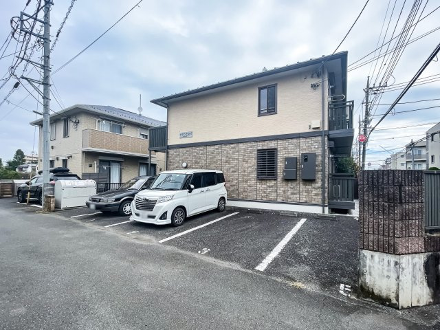マロンヒルズの駐車場