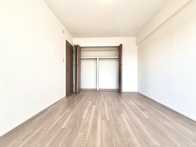 守口ハイライフA棟の洋室