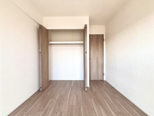 守口ハイライフA棟の洋室