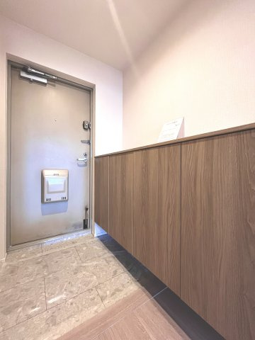 守口ハイライフA棟の玄関