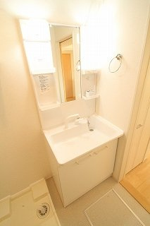 オークスレジデンスⅡの洗面所|使いやすい洗面所です