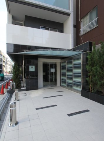 新宿区早稲田鶴巻町の賃貸マンションのエントランス