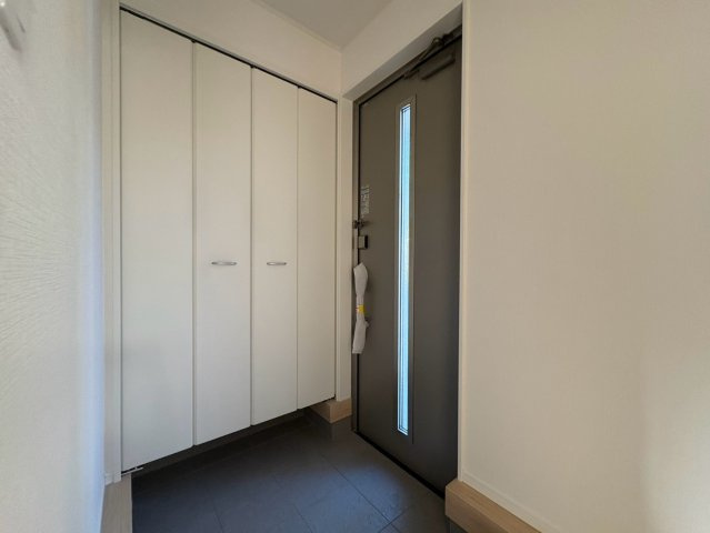西脇市郷瀬町戸建の玄関