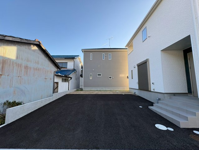 西脇市郷瀬町戸建の駐車場