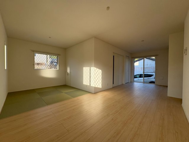 西脇市郷瀬町戸建の居間・リビング