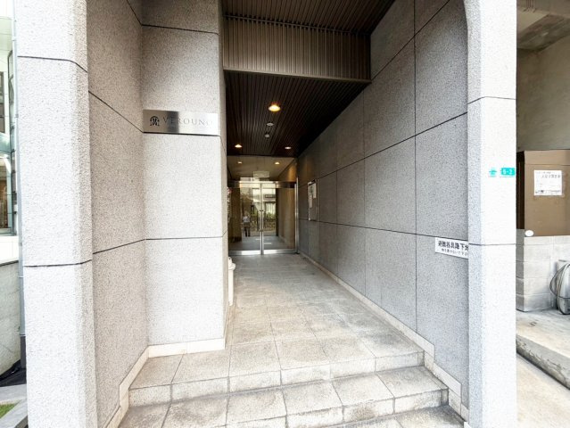 ヴェローノ新大阪南のエントランス