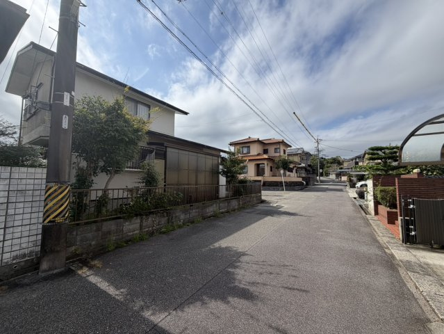 【前面道路含む現地写真】の画像