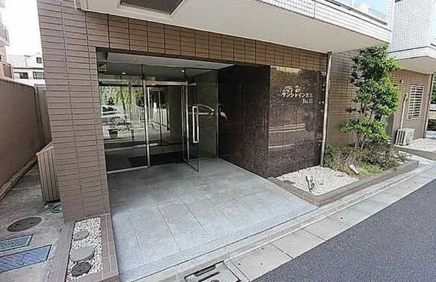 サンシャイン松本No.11　オートロック　追焚　駐輪場のエントランス